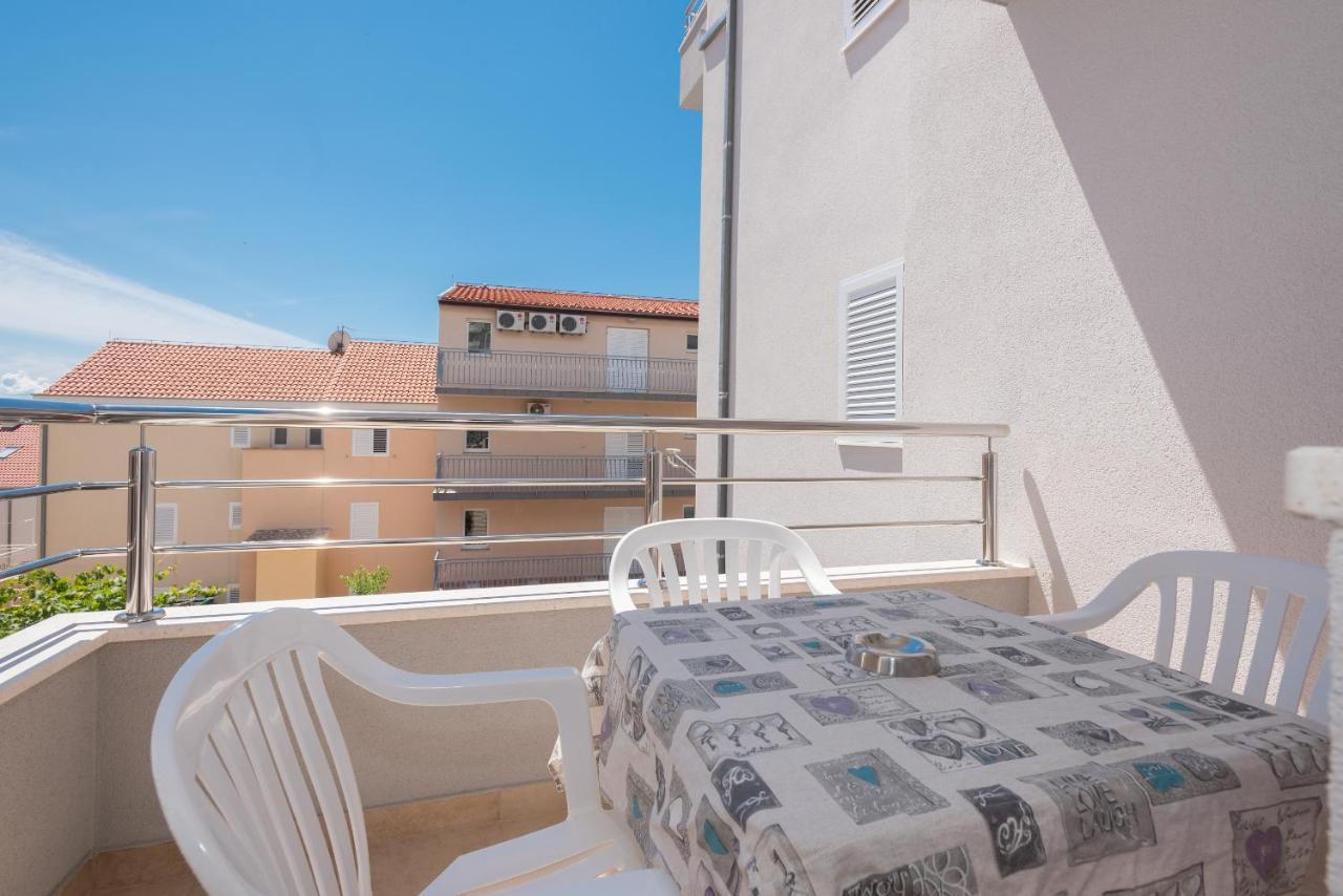 Apartmani Vujcic Makarska Exterior foto
