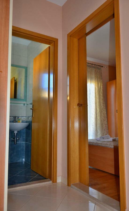 Apartmani Vujcic Makarska Exterior foto