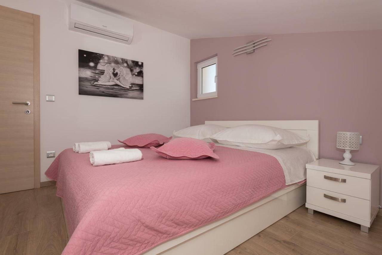 Apartmani Vujcic Makarska Exterior foto